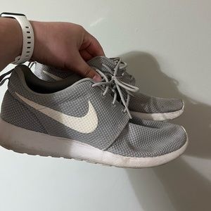 Gently used Nike Roshe